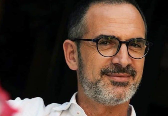 Οργή Κρομμύδα για τον προφυλακισμένο συγγραφέα παιδικών βιβλίων: "Η γελοιότερη δικαιολογία"