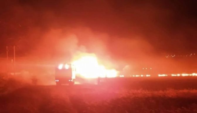 Καλαμπάκα: Κινδύνεψε επιχείρηση από φωτιά σε ξερά χόρτα