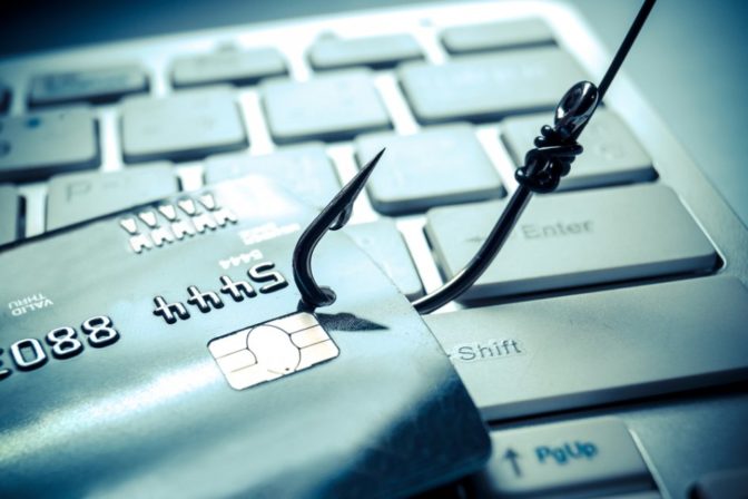 Τρίκαλα: Νέες απάτες με emails από δήθεν τράπεζες