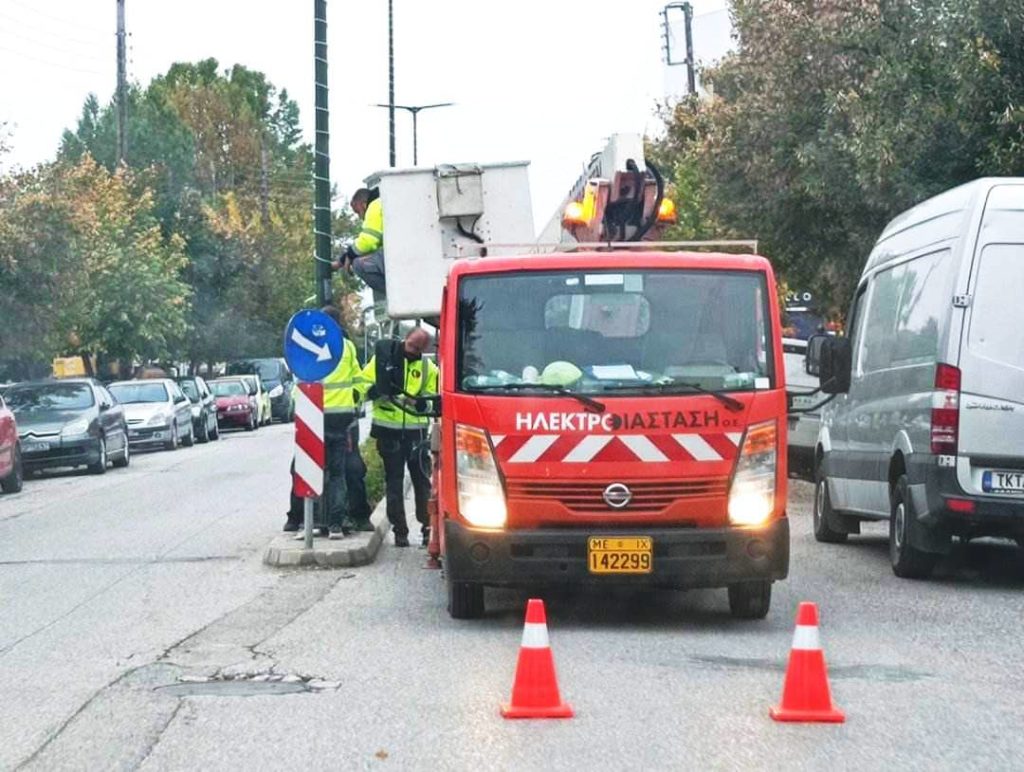 Ώρα να αλλάξει πρόσωπο η πόλη - Ξεκίνησε ο στολισμός