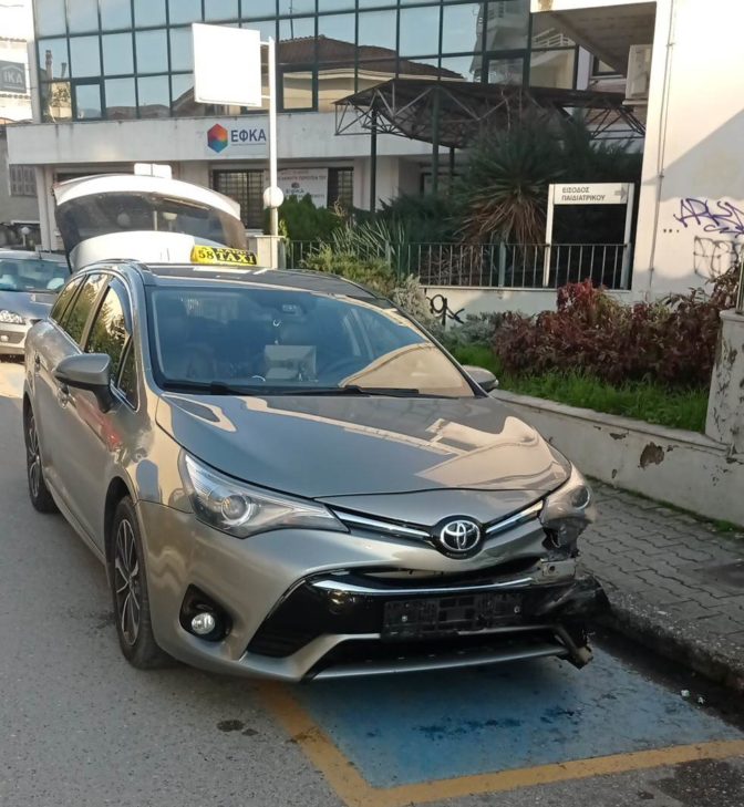 Τροχαίο με το …καλημέρα στα Τρίκαλα! (φωτό)