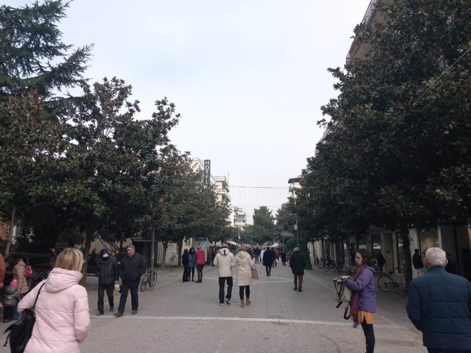 Για ψώνια πριν το ρεβεγιόν της Πρωτοχρονιάς οι Τρικαλινοί