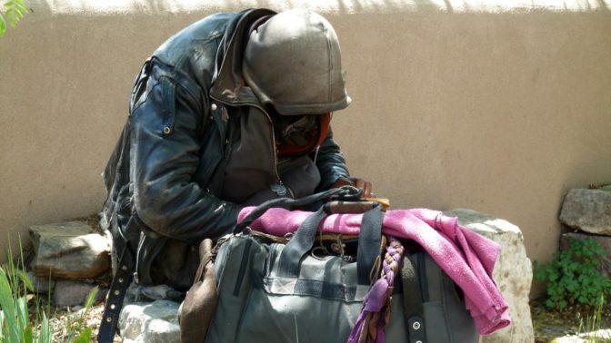 Η συγκλονιστική ιστορία ενός ανθρώπου στον Βόλο που ζούσε στα σκουπίδια και πέθανε μόνος