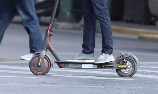 Κυκλοφορούσε ανενόχλητος στη Λάρισα με κλεμμένο ηλεκτρικό πατίνι