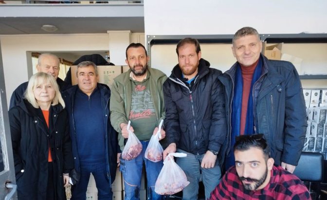 Στο πλευρό των άπορων οι Κυνηγοί της Πύλης