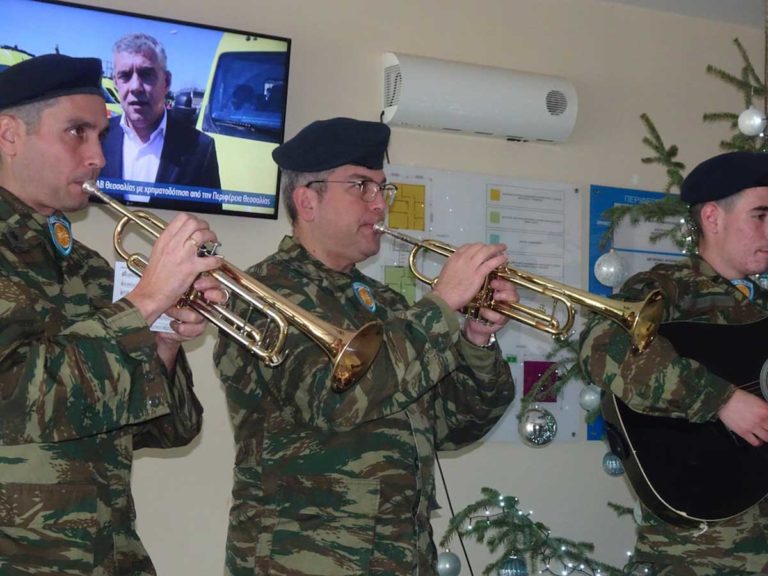 Άκουσε ευχές και κάλαντα ο Περιφερειάρχης Θεσσαλίας Κώστας Αγοραστός