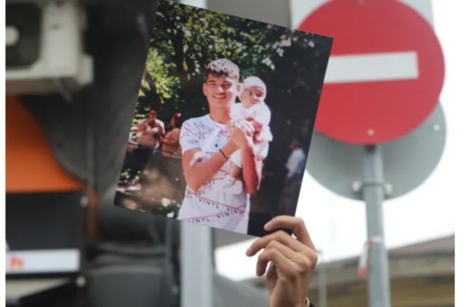 Πέθανε ο 16χρονος Ρομά που πυροβολήθηκε στο κεφάλι
