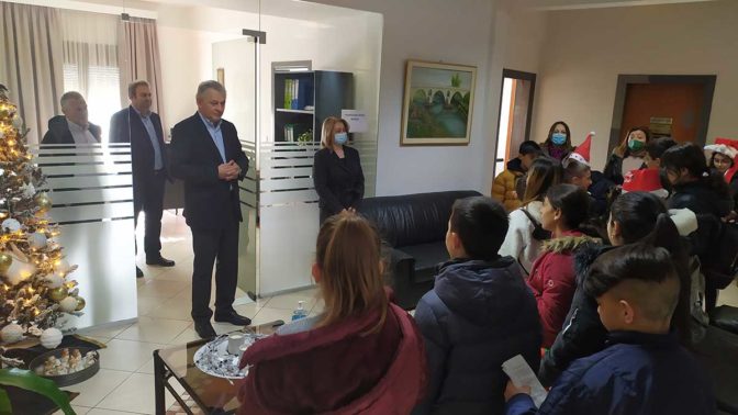 Χριστουγεννιάτικα κάλαντα στο Δημαρχείο Σοφάδων
