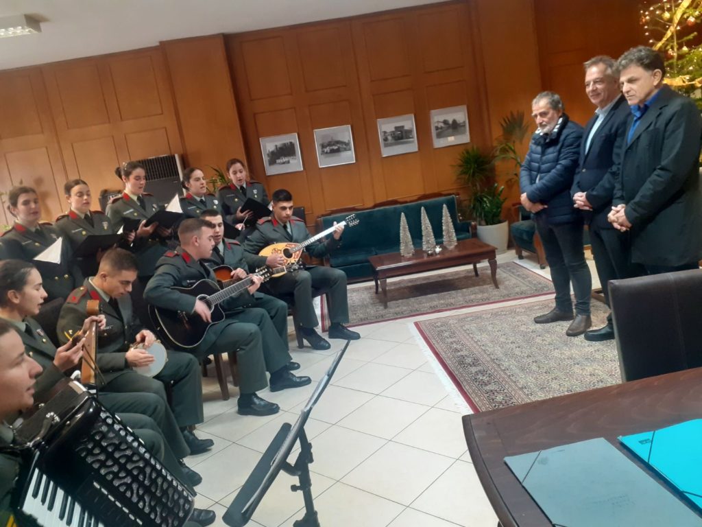 Τα κάλαντα από τη ΣΜΥ άκουσε ο Χρήστος Μιχαλάκης
