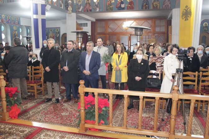Ο Κώστας Μαράβας τα Χριστούγεννα στην έδρα του δήμου Πύλης