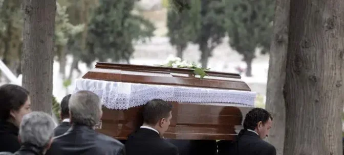 Βόλος: Έκλεψαν ξύλα για να βάλουν φωτιά και να κάνουν την ολονυχτία της θείας τους