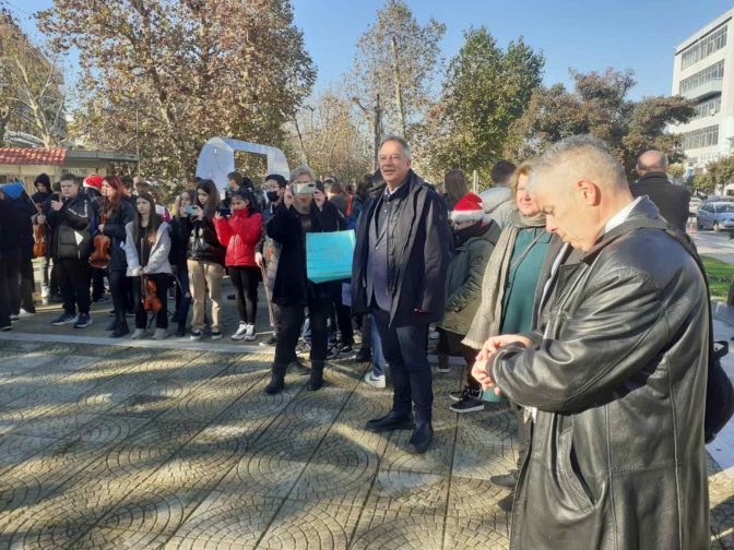 Τα κάλαντα από το Μουσικό Σχολείο άκουσε ο Χρήστος Μιχαλάκης
