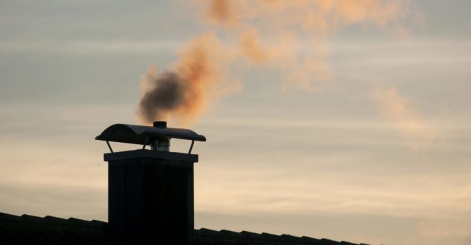 Τζάκια και ξυλόσομπες… πνίγουν τα Τρίκαλα