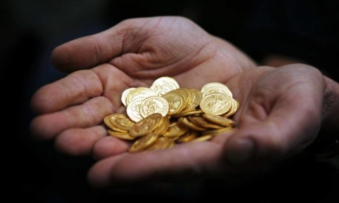 Έκλεψαν …32 χρυσές λίρες από το σπίτι Τρικαλινού
