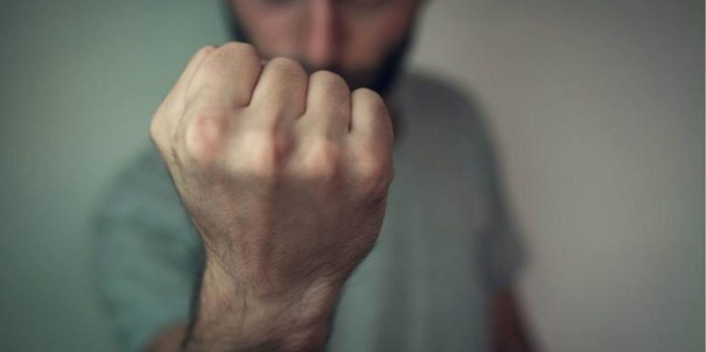 «Μαλλιά κουβάρια» έγιναν στον Τύρναβο – Περιστατικό με απειλές και εξύβριση