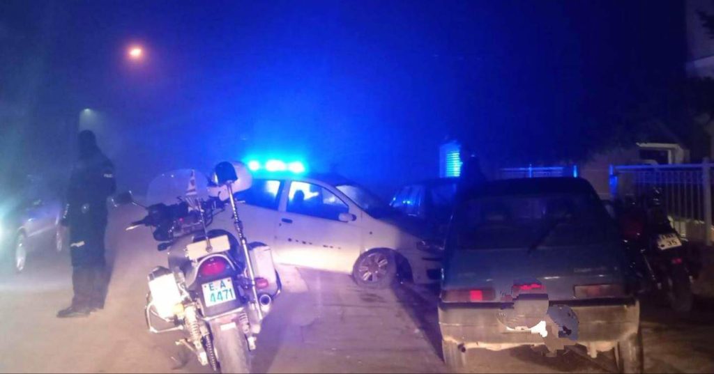 Τρίκαλα: Τρελή πορεία αυτοκινήτου (φωτό)