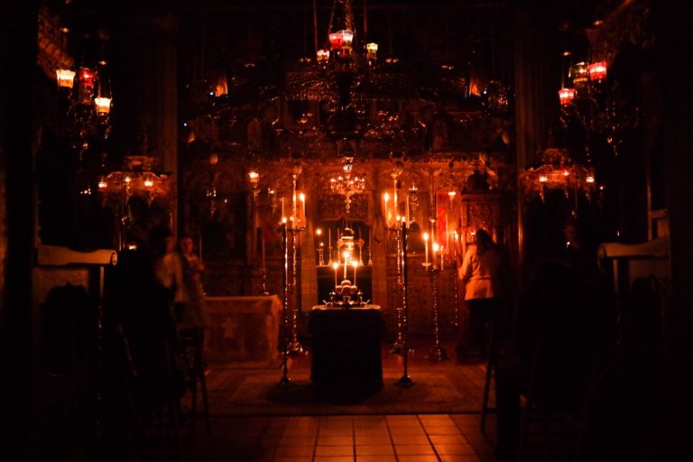 Σε ποιες Εκκλησίες των Τρικάλων θα τελεστούν Χριστουγεννιάτικες Αγρυπνίες