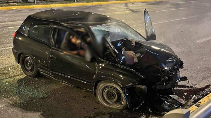 Συγκλονιστικό βίντεο από ατύχημα - Σε κρίσιμη κατάσταση ο οδηγός