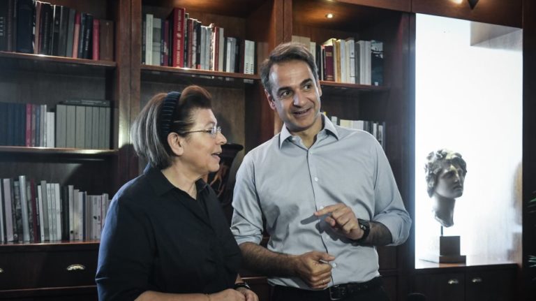 Κυριακή η έλευση της Μενδώνη στα Τρίκαλα και Φεβρουάριο ο Μητσοτάκης