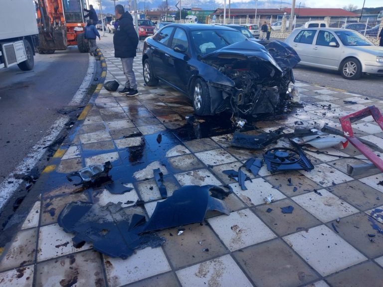 Σοβαρό τροχαίο στον κόμβο Μεγαλοχωρίου (φωτό)