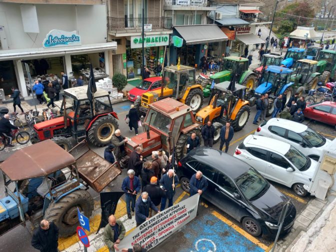 Πάλης ξεκίνημα για τους αγρότες στα Τρίκαλα αλλά …με μικρή συμμετοχή (φωτό)