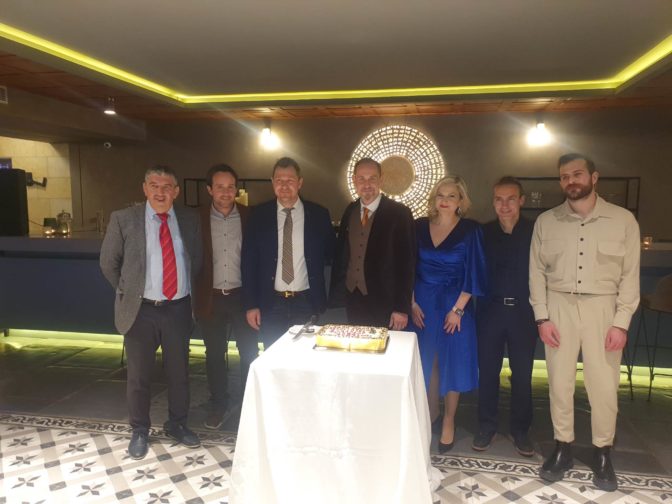 Διασκέδασαν οι οδοντίατροι των Τρικάλων στην βραδιά τους (φωτο)