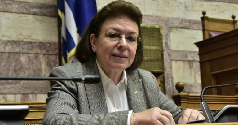 Δεν έρχεται η Μενδώνη στα Τρίκαλα - Αναβάλλονται τα εγκαίνια της έκθεσης