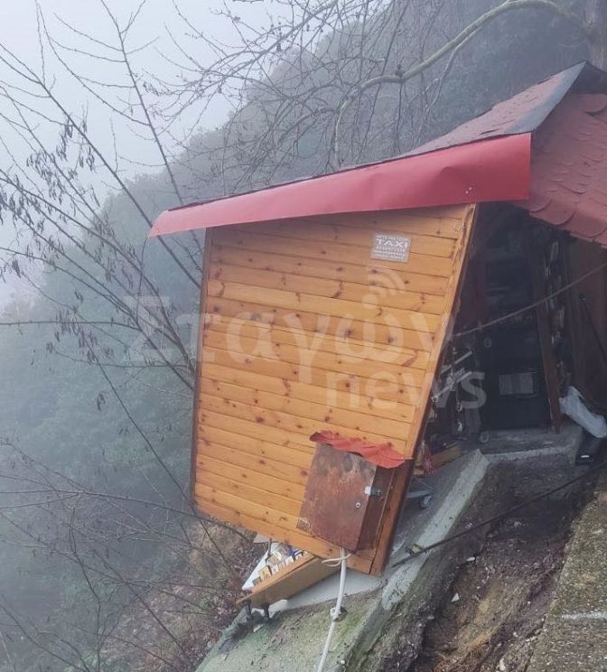 Μετέωρα: Υποχώρησε το έδαφος στο πάρκινγκ της Ι.Μ. Βαρλάαμ