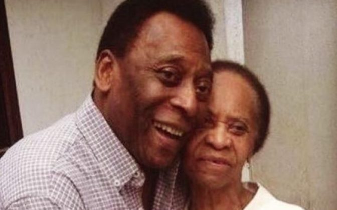 «Ένας διαφορετικός αποχαιρετισμός στον Βασιλιά Πελέ, στον γιο της Δόνα Σελέστε»