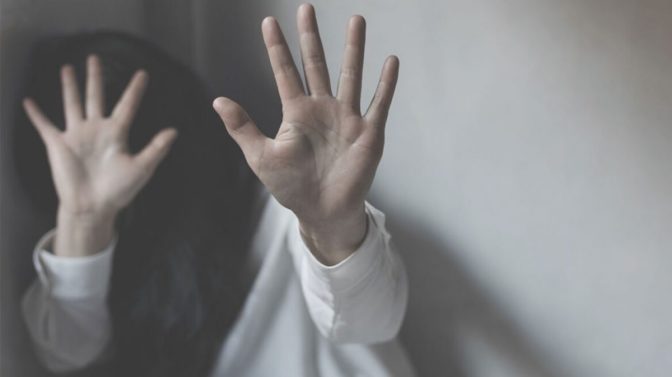 15χρονη κατήγγειλε ότι έπεσε θύμα βιασμού