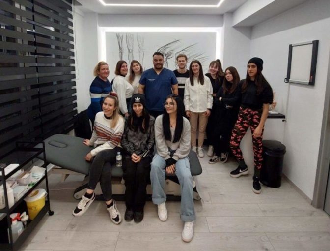 Οι β. φυσικοθεραπευτές στο ιατρείο του κ. Αθ. Κουτή