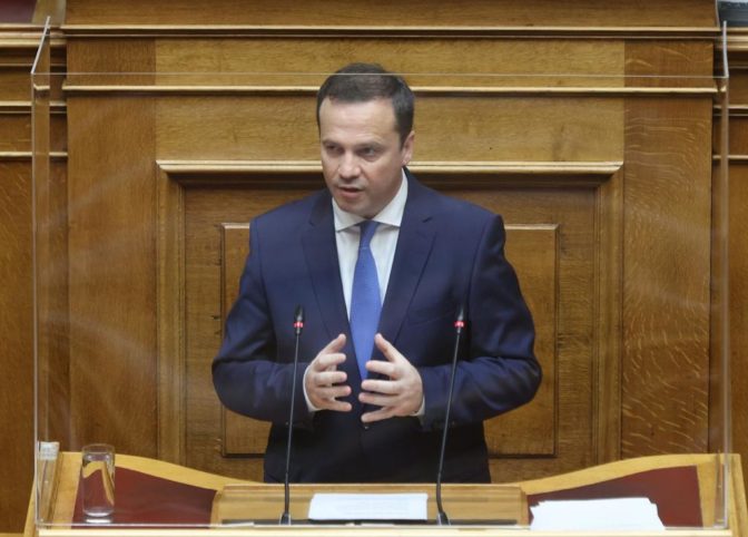 Νέα παρέμβαση Λιούτα για τις ενισχύσεις στις ζωοτροφές