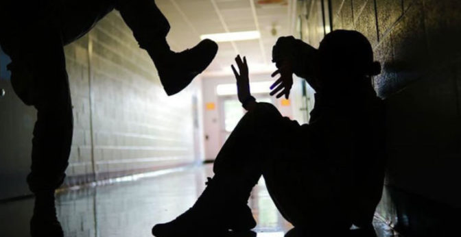 Τρίκαλα: Τραμπούκησαν και έκλεψαν μαθητές μετά από ποδοσφαιρικό αγώνα (βίντεο)