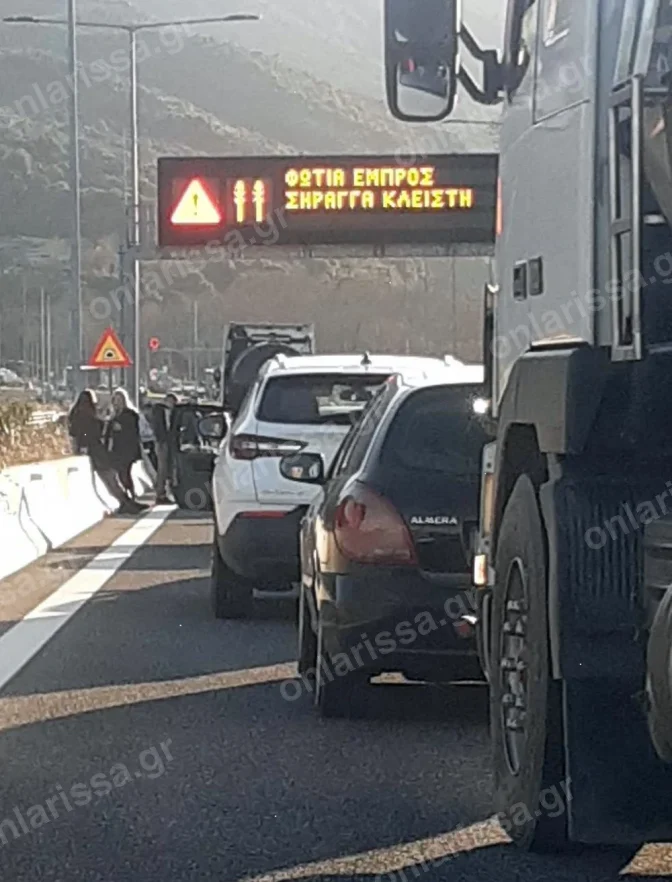 Φράκαραν τα Τέμπη μετά από καπνό σε τούνελ
