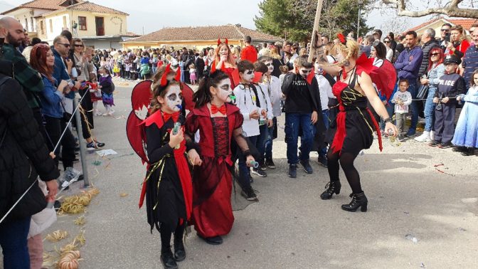Καρναβαλικός... χαμός στους Γόμφους (φωτο)