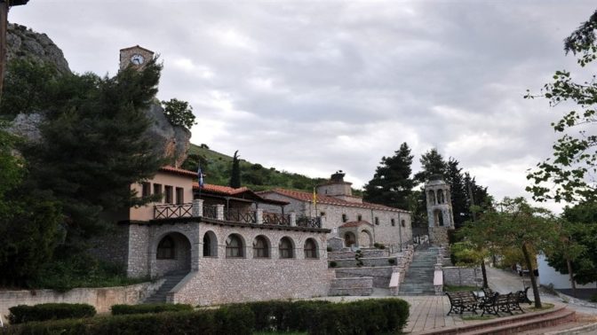 Η εκκλησία και το χωριό της Θεόπετρας στο πλευρό των πληγέντων της Τουρκίας