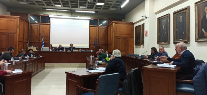 Ένταση στο Δημοτικό Συμβούλιο Τρικάλων για τον «Καρβουνιάρη»