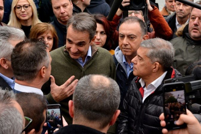 Στην καρδιά της προεκλογικής περιόδου στα Τρίκαλα ο Μητσοτάκης