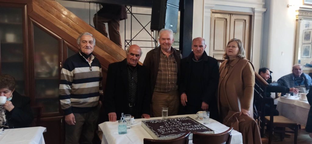 Λίγο πριν την κινητοποίηση έκοψαν την πίτα οι συνταξιούχοι στα Τρίκαλα