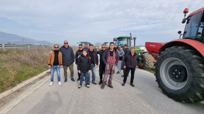 Οι αγρότες της Βασιλικής περίμεναν τον Μητσοτάκη