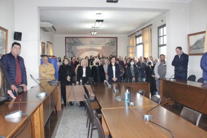 Με ...λουκάνικα και σουβλάκια η πίτα των δημοτικών υπαλλήλων στην Πύλη