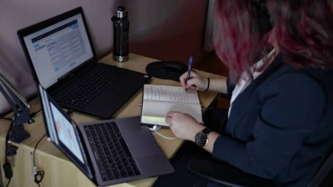 Αποζημίωση σε 45χρονη μητέρα για εκδικητική απόλυση