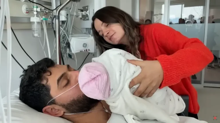 Πατέρας ανασύρθηκε ζωντανός από τα χαλάσματα μετά από 11 ημέρες και συνάντησε ξανά τη νεογέννητη κόρη του