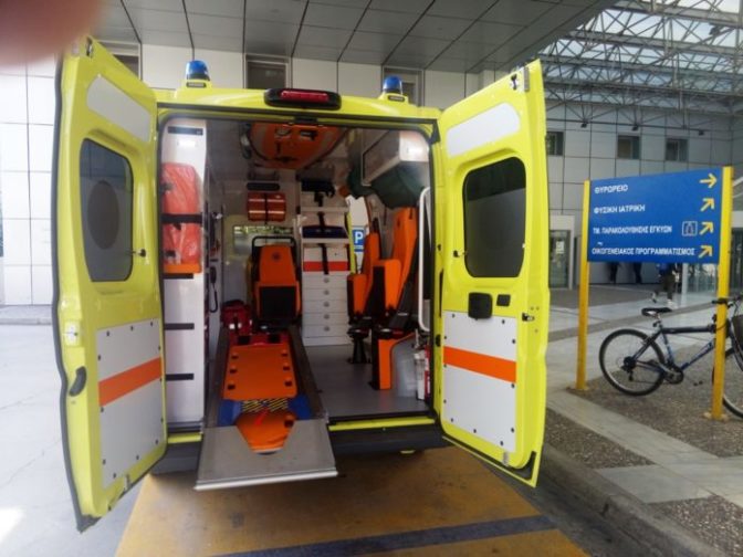 Έπεσε στο κενό από τον 3ο όροφο πολυκατοικίας στο κέντρο του Βόλου