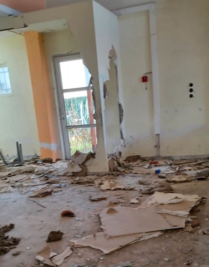 Εικόνες ντροπής στα κτήρια του ΟΑΕΔ (φωτό)