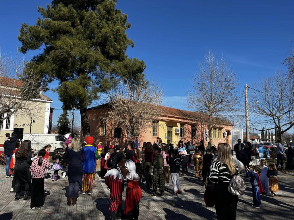 Ξέφρενο αποκριάτικο πάρτι στο Ριζαριό