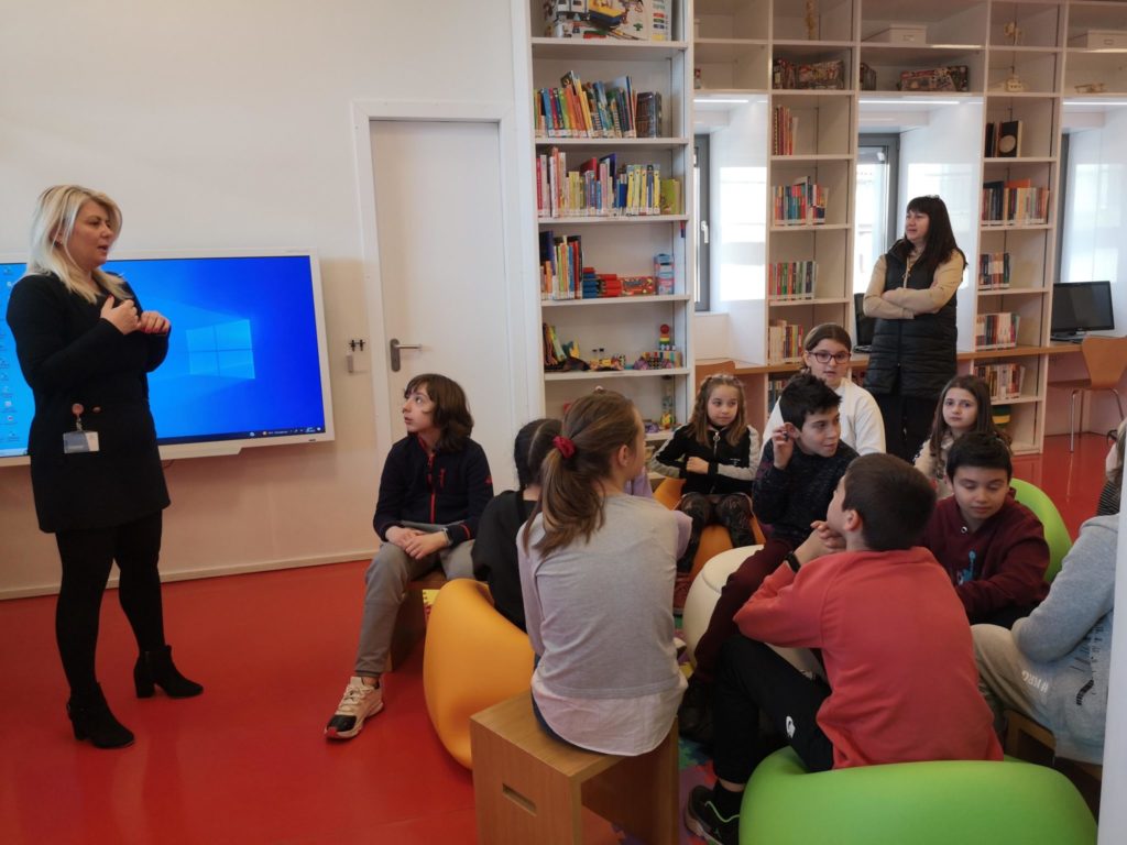 Επίσκεψη του 1ου Δημοτικού Σχολείου στη Βιβλιοθήκη Καλαμπάκας