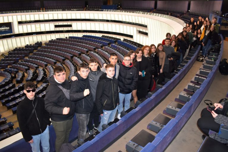 Σε Γαλλία και Γερμανία μαθητές του 7ου ΓΕΛ Τρικάλων