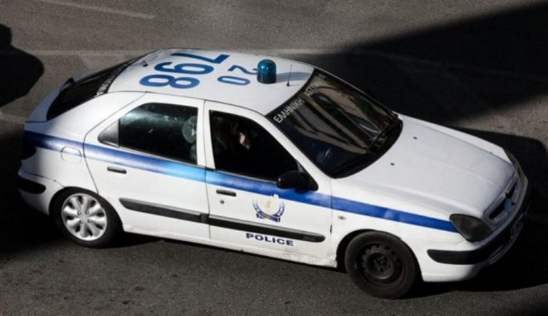 Λάρισα: «Σήκωσε» μεταλλικές κολώνες από αυλή αποθήκης