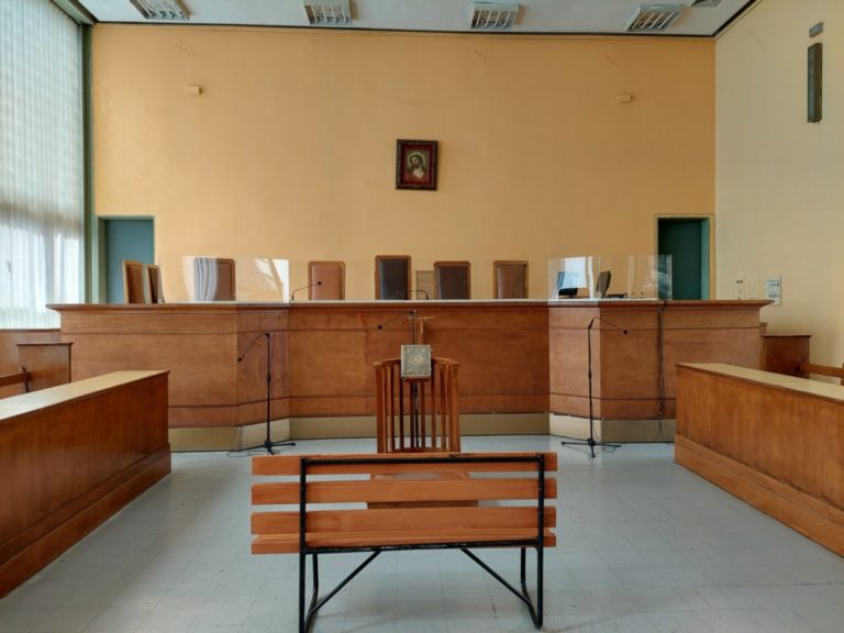 Δικαστικό Μέγαρο Λάρισας: Τι προηγήθηκε της απόπειρας αυτοκτονίας του 26χρονου